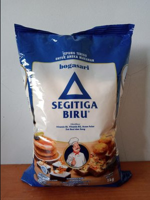 

Bogasari Tepung Segitiga Biru 1Kg