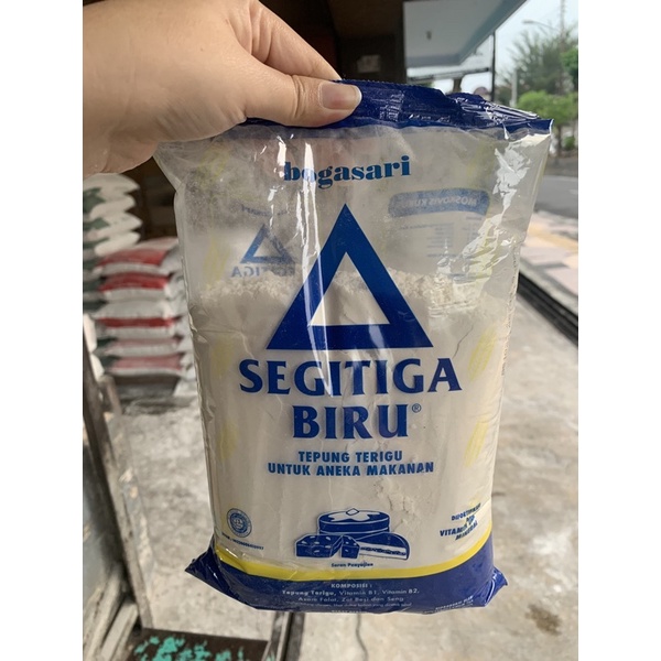 

Tepung Terigu Segitiga Biru Kemasan 1kg