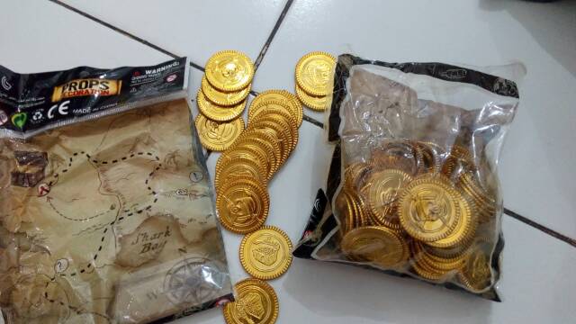 Pirate treasure gold coin isi 100 pcs mainan koin emas