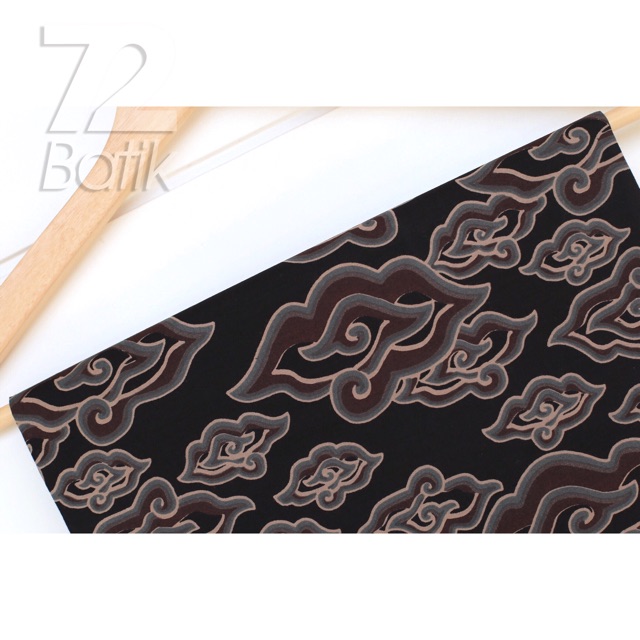 KAIN BATIK PREMIUM Bahan Katun Motif Mega Mendung Cirebon Cirebonan Warna Hitam Biru 725068 Cap 72 Jarik Jarit Samping Kebat Panjang Batik Katun Modern Premium Bahan Seragam Batik Pernikahan Kantor Keluarga Murah Kamen Jadi Batik Bali Lembaran