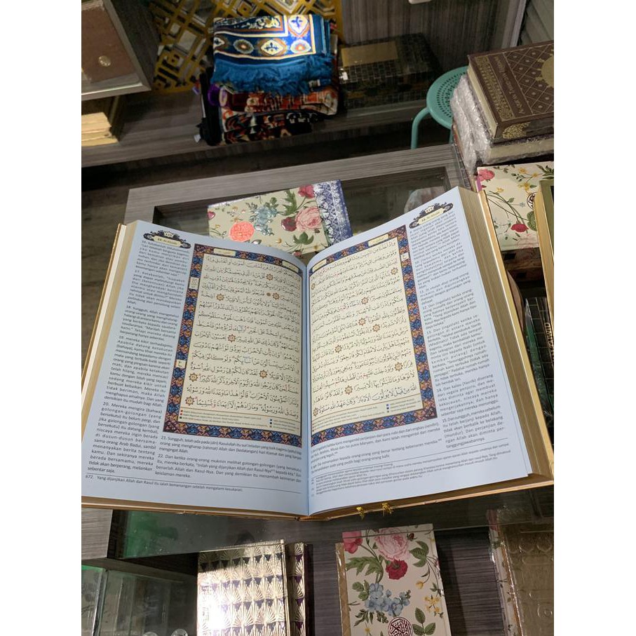 Al Quran Pintu Kabah Emas Gold On Gold A4 Terjemah