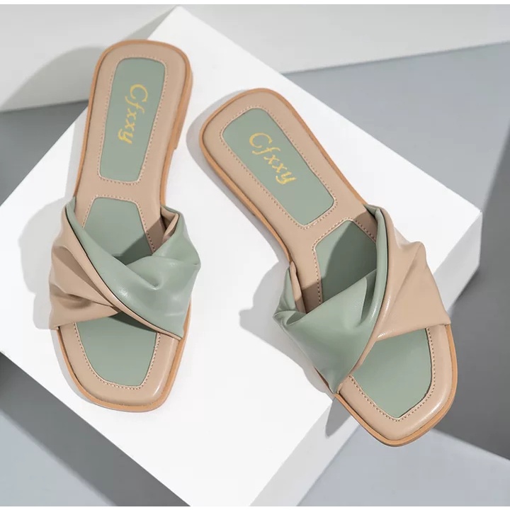 Sandal Wanita Terbaru Flat Lily/Sandal Flat Terbaru