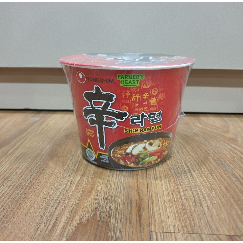 

Nongshim Bowl Shin Ramyun Spicy Mushroom 117 Gr