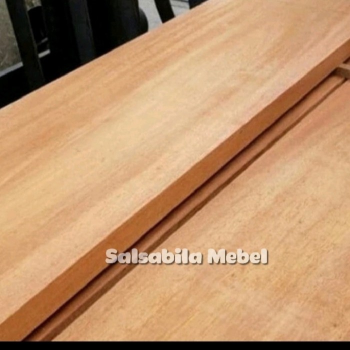 

costum papan kayu mahonii