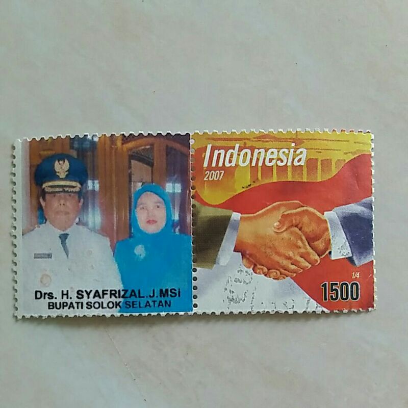 

(AA) Perangko Prisma Jabat Tangan Seri 2 - Bupati Solok Selatan 2007 Used