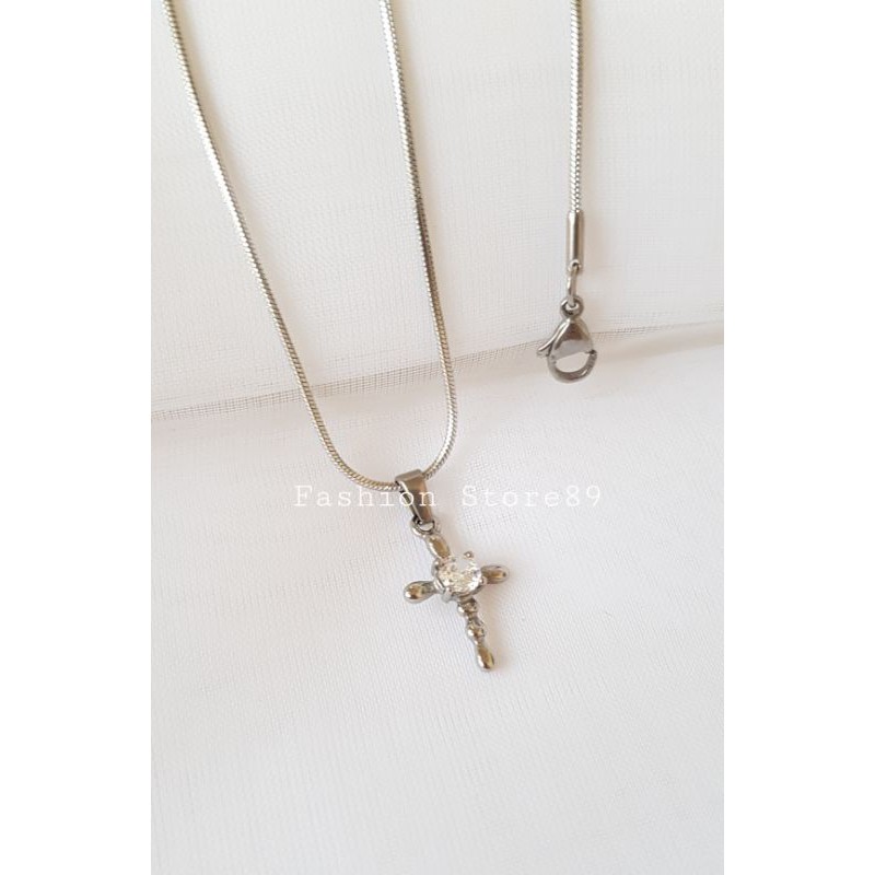 ready kalung salib import white Titanium antikarat SPW05