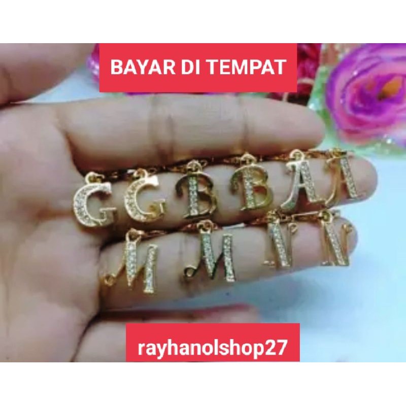 Anting Huruf A-Z fhasion wanita lapis emas warna gold dan silver