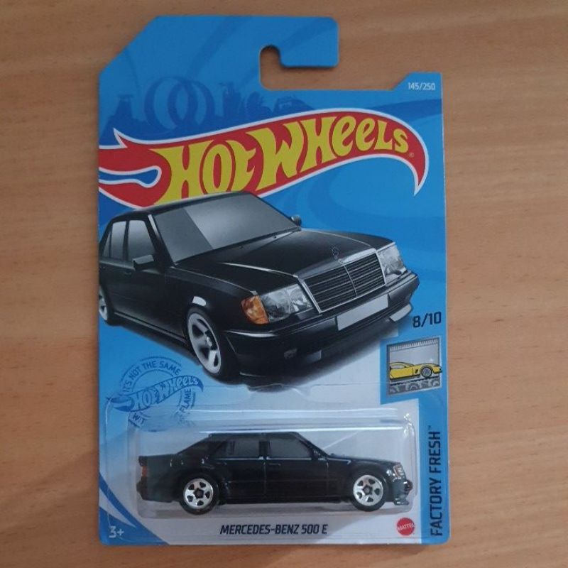 Hot Wheels Mercedes-Benz 500 E