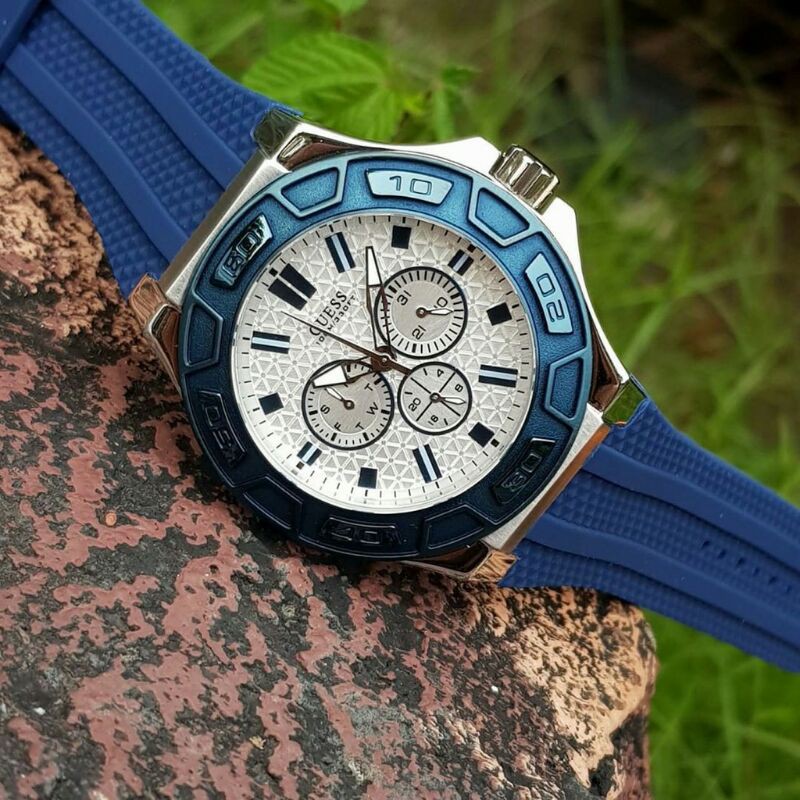 JAM TANGAN PRIA GUESS W0674G4