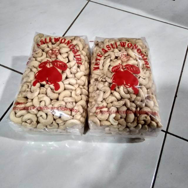 

MURAH!!! PROMO!!! Kacang Mete/ Mede Cashew Nut Asli Wonogiri (Kering)