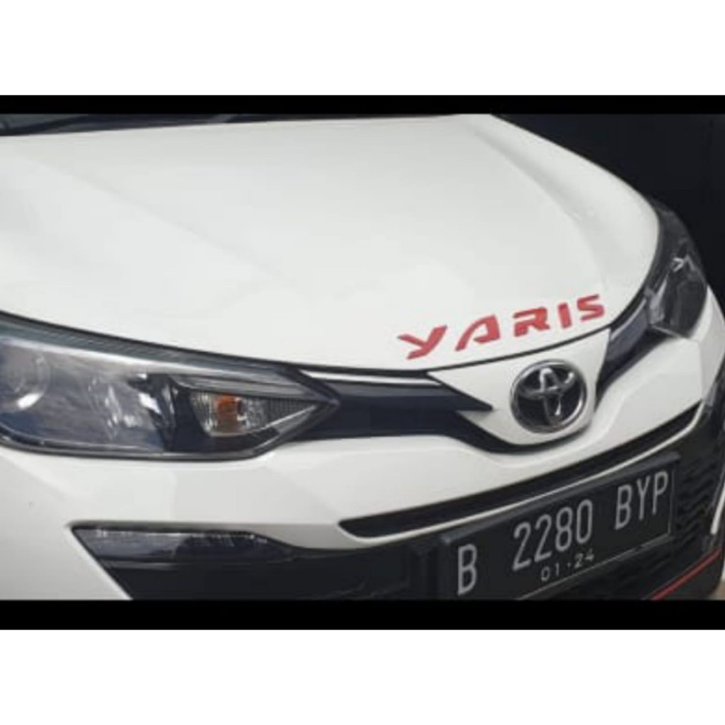 Emblem Logo Kap Mesin Mobil Yaris