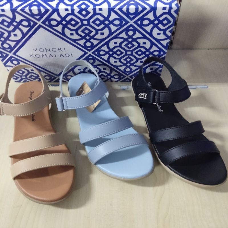 Yongki Komaladi /sandal wanita tali belakang