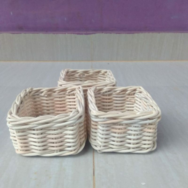 Keranjang rotan kotak persegi mini imut sovenir seserahan parcel hiasan laci 8x8x5 cm