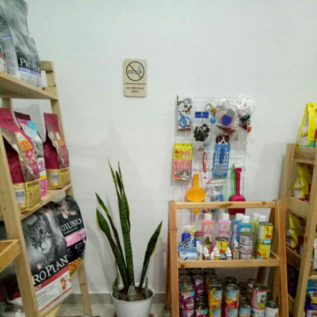 Signage - No Smoking Area