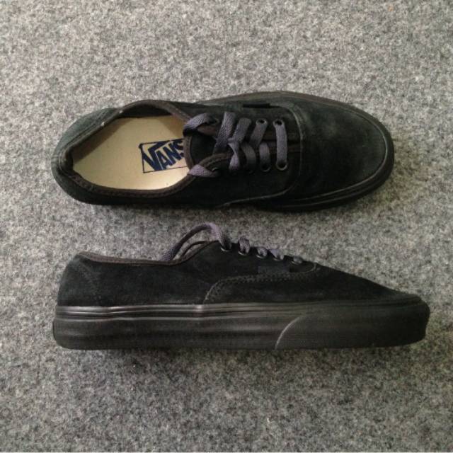 VANS AUTHENTIC