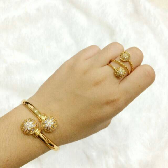 Gelang tangan dam cincin