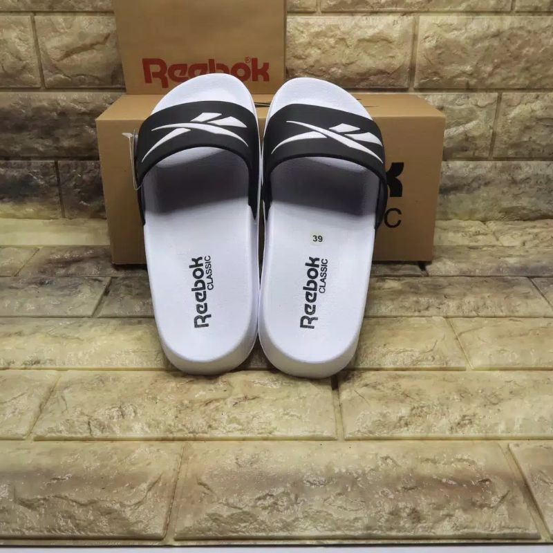 

SANDAL REEBOK Free paper bag+box