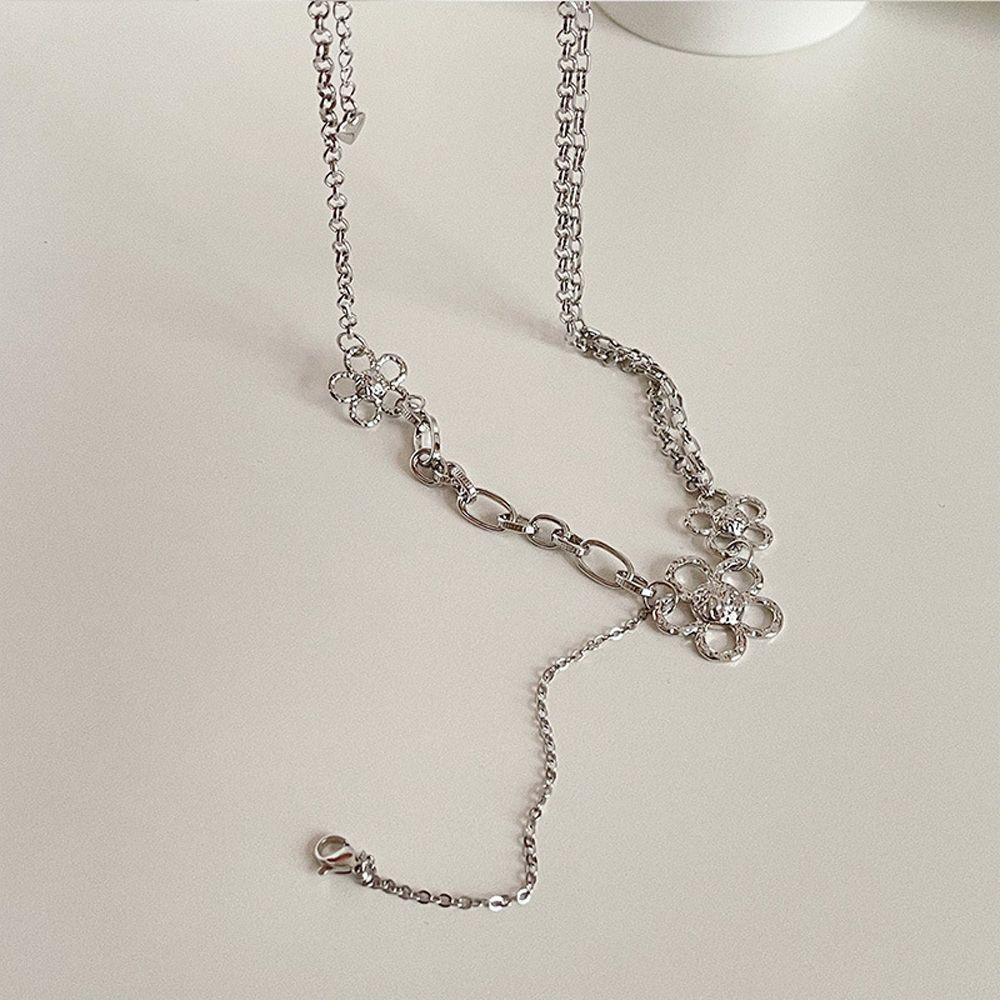 Agustina Wanita Liontin Kalung Kepribadian Sederhana Baja Titanium Bunga Desain Fashion Gaya Jalanan Rantai Klavikula Logam
