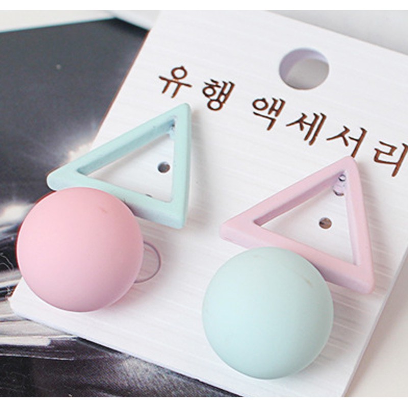 Anting Korea Style Segitiga Geometris Bola Golef