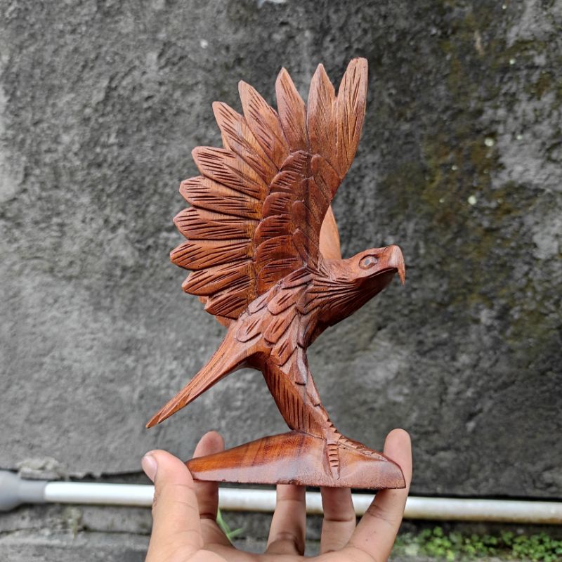 PATUNG ELANG / PATUNG BURUNG ELANG/PATUNG BURUNG DARI KAYU SWAR