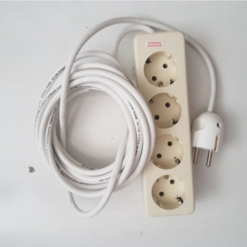 Stop kontak Uticon 4 lubang + kabel 5 m + steker arde Broco
