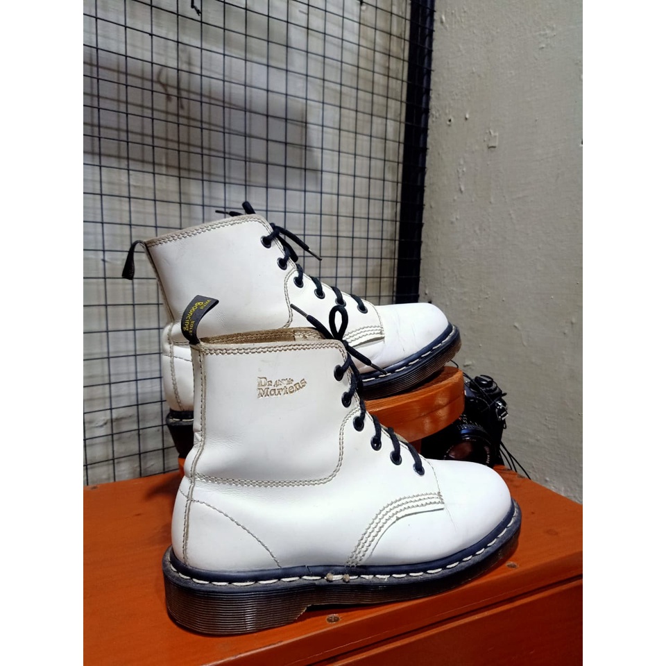DR`MARTENS VINTAGE RARE ITEM
