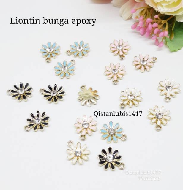 Liontin bunga epoxy