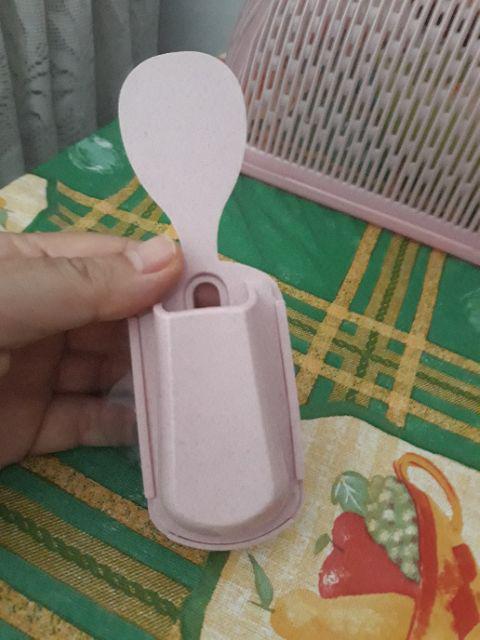 Tutu Holder Sendok Nasi Rice Cooker  Tempat Sendok Garpu Centong Nasi Alat Dapur