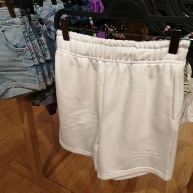 BERSHKA CELANA PENDEK WANITA