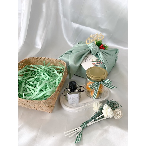 

Hampers natal tahun baru | christmas hampers | kado natal | giftbox natal | parcel natal | christmas 2022