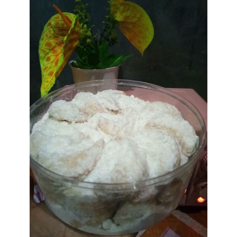 

kue putri salju rasa nyusss sangat mantul isi 500gr