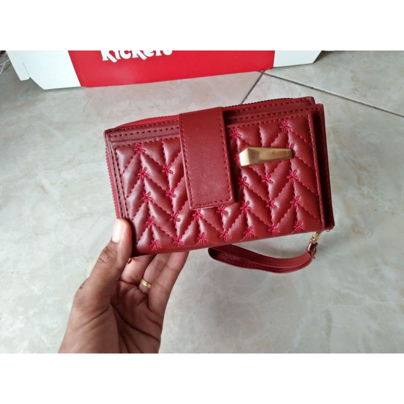 DOMPET LIPAT ISABEL