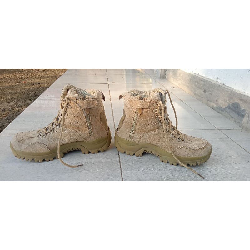 sepatu tactical second