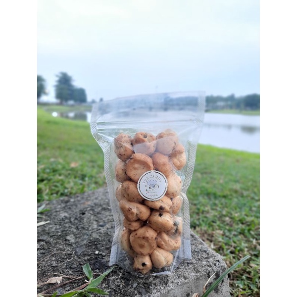 

Kue Soes Kering Coklat Lumereee