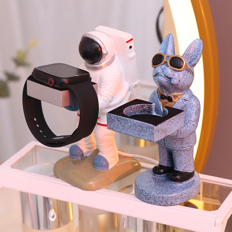 Stand Charger Wireless Bentuk Boneka Astronot Untuk Apple Watch 1 2 3 4 5 6 7