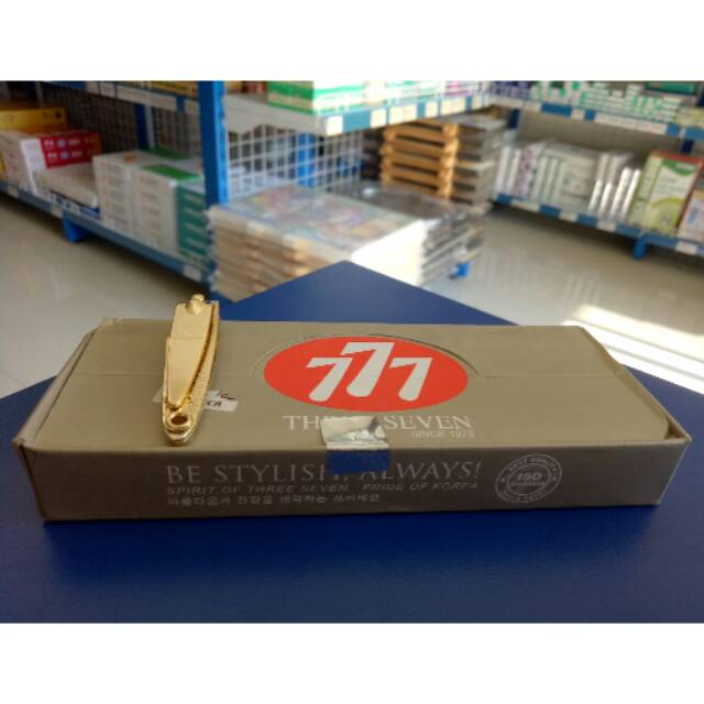 

Gunting kuku 777 kecil gold (N-602)