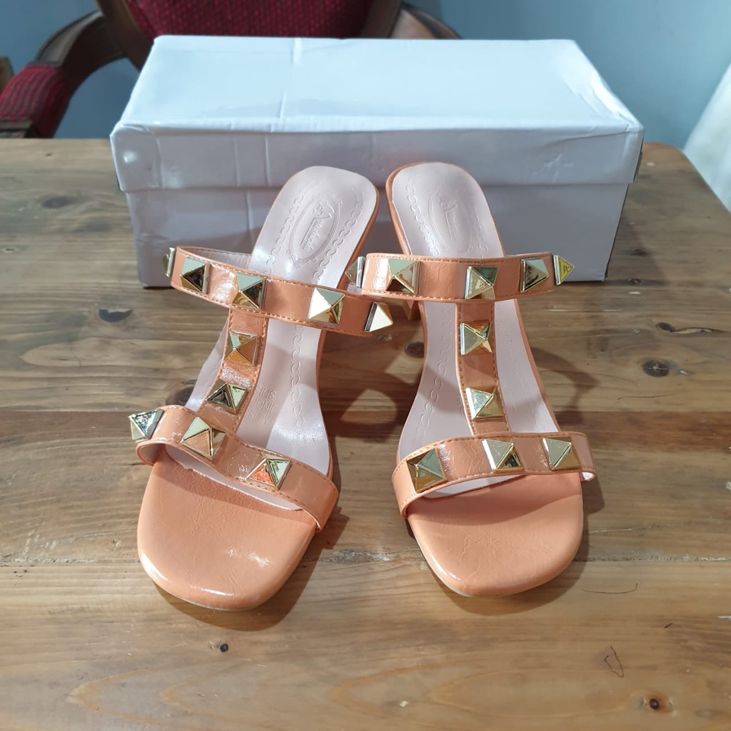 Heels Wanita Simple Kekinian 009120 Simple Stud Mule High Heels