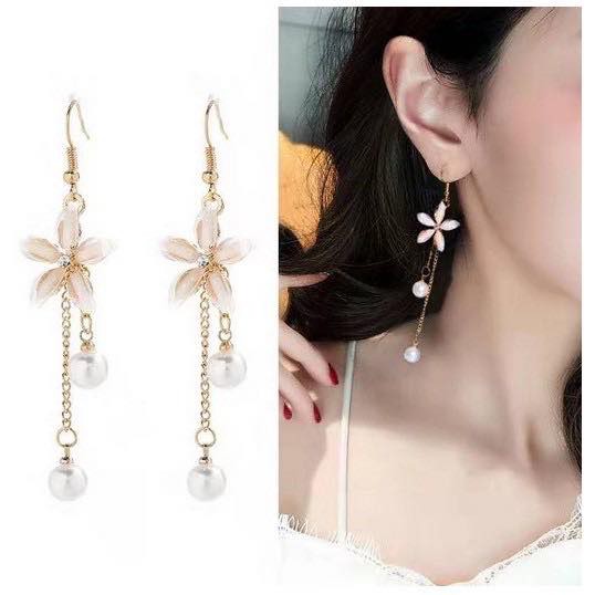 Anting Gantung Panjang Desain Bunga Hias Rumbai Gaya  Elegan untuk Wanita