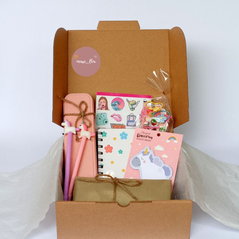 

Incase_Box / Hampers Alat Tulis / Hampers Graduation / Hampers Murah / Hampers College Kit 2