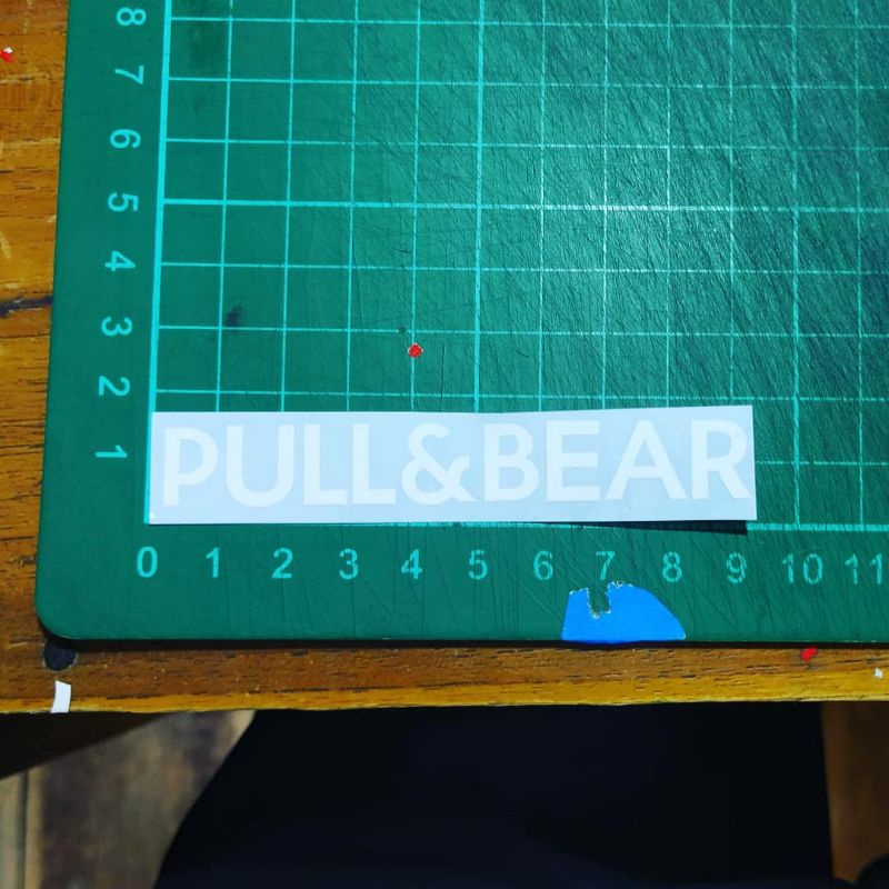 

Sticker Cutting Pull And Bear isi 1 pcs