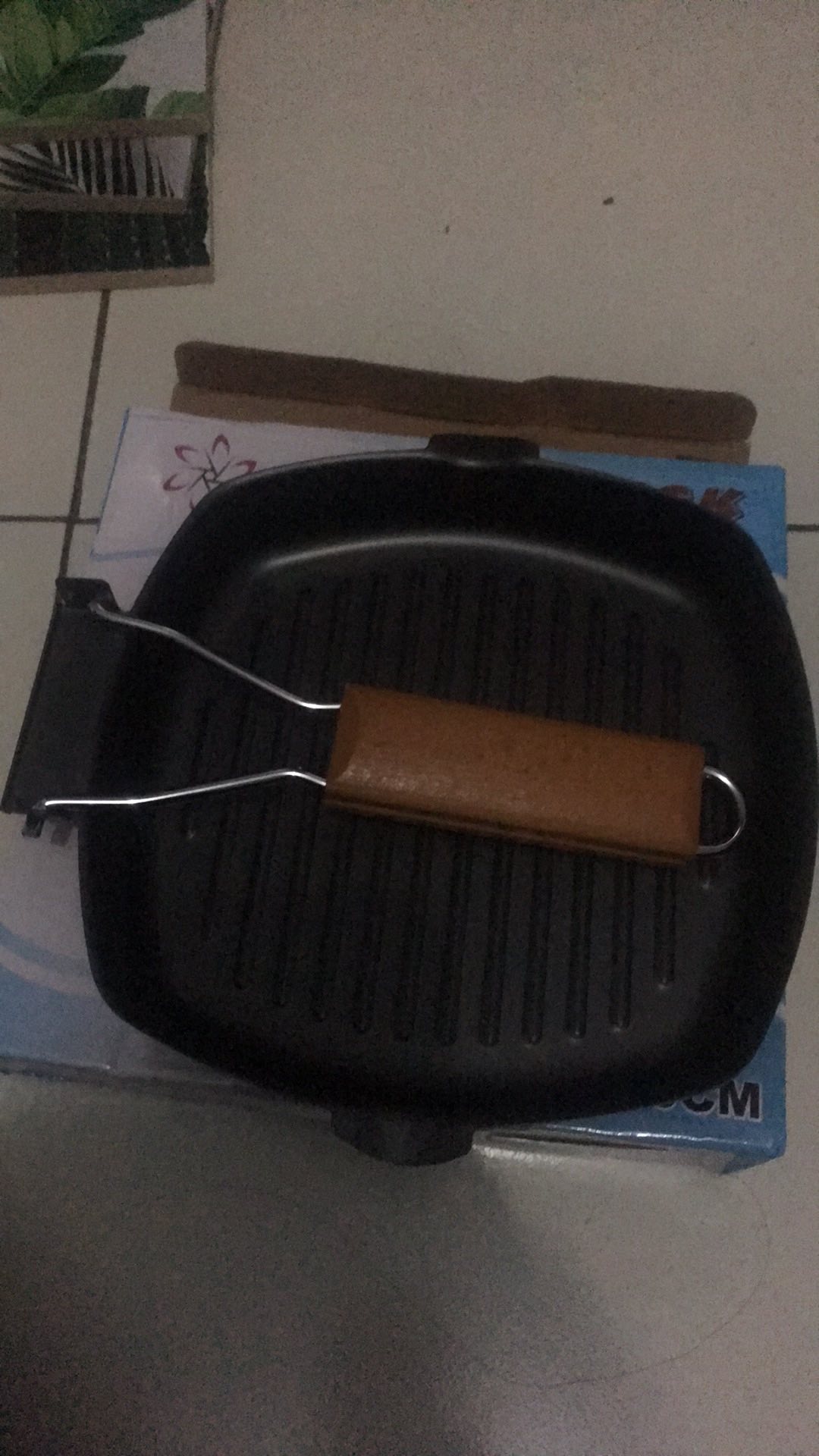 [free Buble ] Square Grill Pan 20 Cm