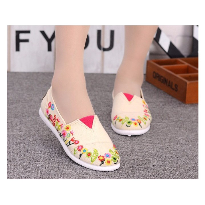 HD SEPATU WANITA SLIP ON WAKKAI FLOWERS BEST SELLER MURAH - BIRU MERAH DAN KREM