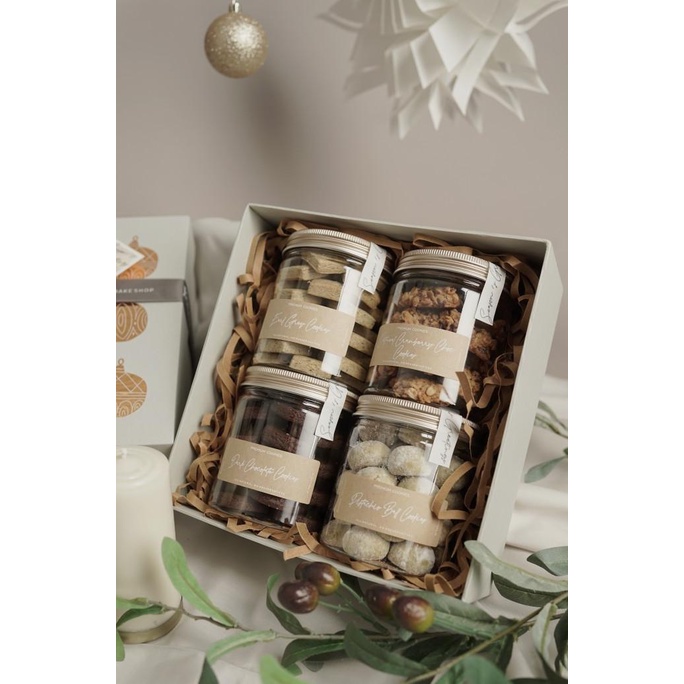 

CHRISTMAS HAMPERS BOX B SCS543D3