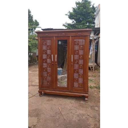 Lemari jati / baju pakaian/ 3 pintu kaca full