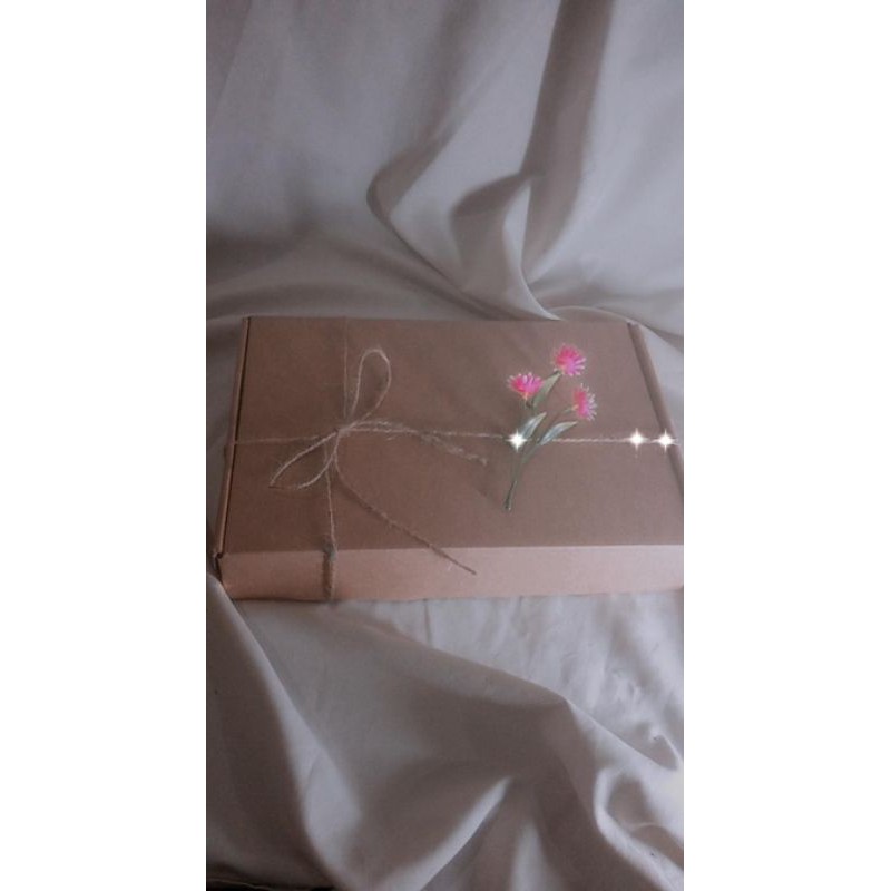 

Hampers snack/ gift box/ box snack/ hampers jajanan murah