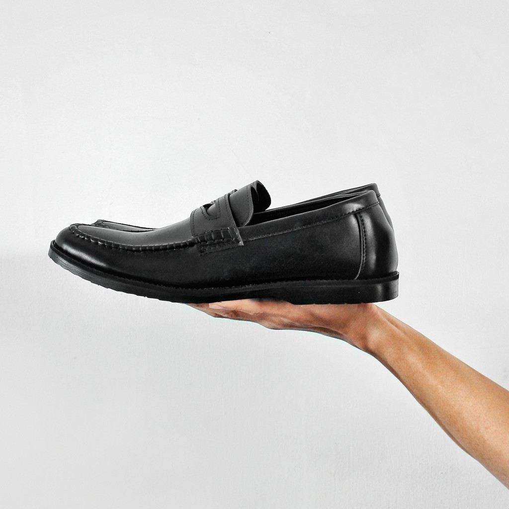 Porte Black | Sepatu Hitam Tanpa Tali Loafers Pria Casual Kerja Formal Kantor Laki | FORIND x Giant