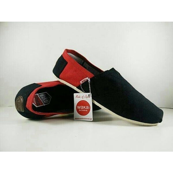 sepatu wakai slip on hitam merah unisex size 36-43