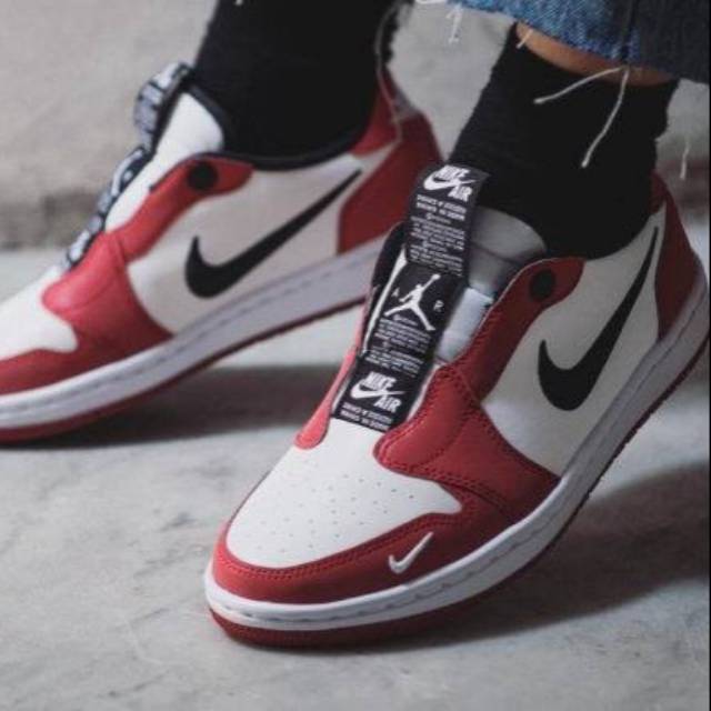 Nike jordan 1 low slip on chicago