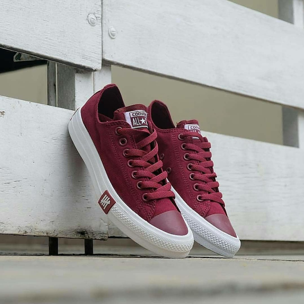 Sepatu Sneakers Casual Pria Wanita Converse All Star Undefeated Petir Pendek Merah Marun