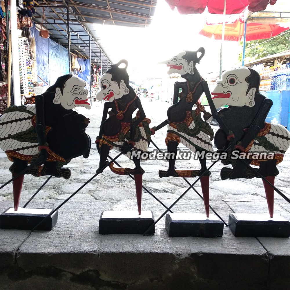 Miniatur Wayang Kayu Batik Punokawan Gareng Petruk Semar Bagong - XL 54x17x1 cm Dan Dudukan